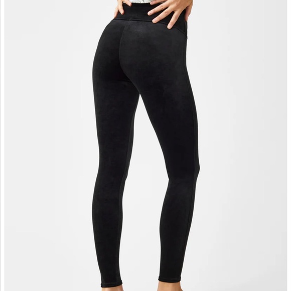 $98 SPANX M Velvet Leggings Super Soft Workout Loungewear Waistband Shapewear - Picture 1 of 4